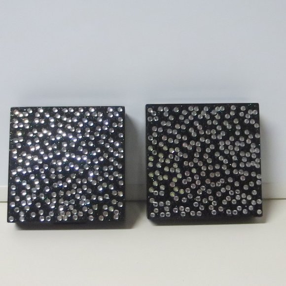 YBF best bronzer & beYoutiful blush -Neutralizing Pressed Yellow Powder (2pc) - Picture 3 of 5